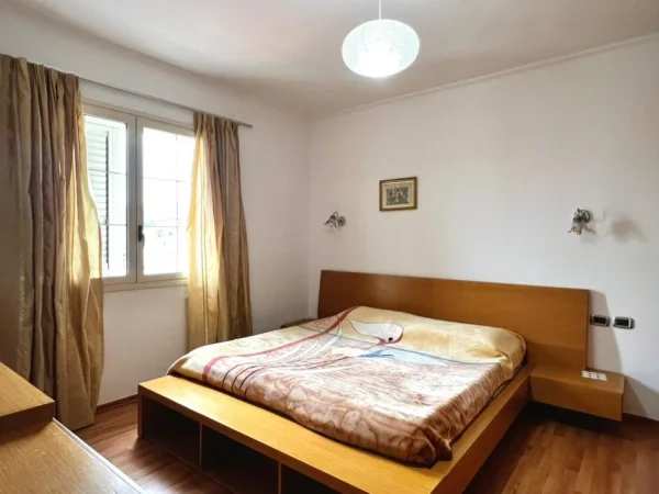 Vlore, jepet me qera apartament+verande | Penthouse 4+1+Aneks+Ballkon Kati 8, 180 m² 650 € (Kisha Ortodokse)