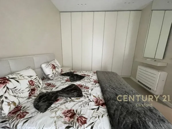 Tirane, jepet me qera apartament 1+1 Kati 13, 72 m² 800 € (Golden Tower)