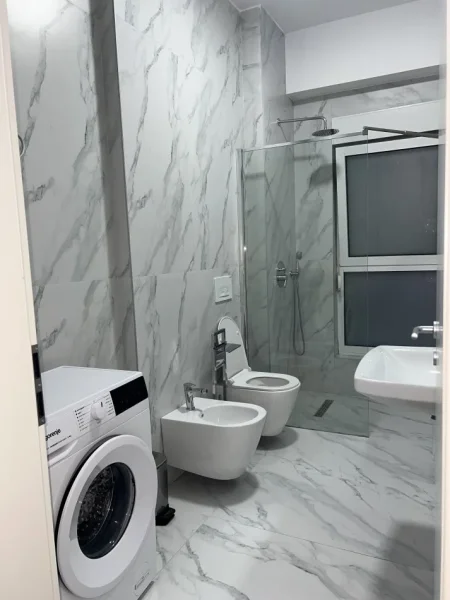 Tirane, jap me qera apartament 1+1 Kati 6, 50 m² 520 € (Rr. Pasho Hysa)