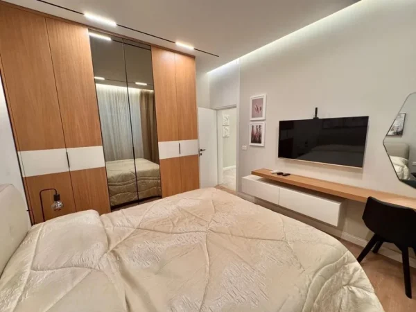 Tirane, jepet me qera apartament 1+1 Kati 4, 47 m² 700 € (Rruga e Barrikadave)