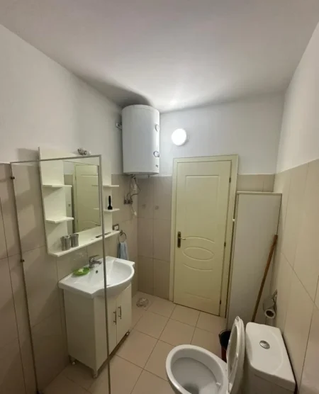 Tirane, jepet me qera apartament 2+1 Kati 5, 72 m² 500 € (Rruga Xhanfize Keko)