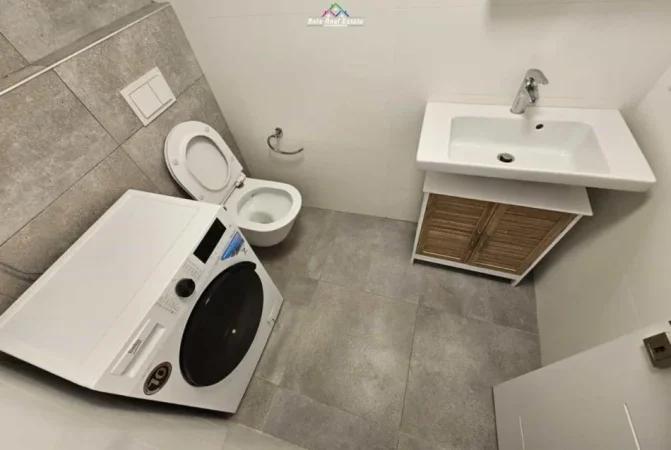 Tirane, jepet me qera Vile 3+1 Kati 3, 250 m² 2.350 € (olive residence)