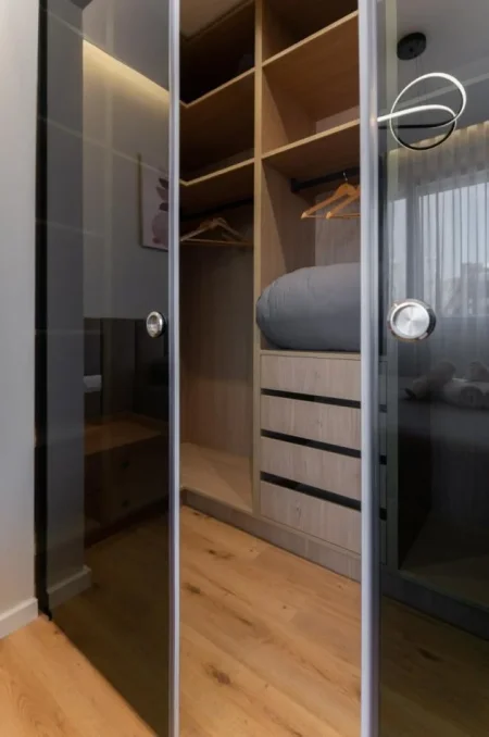 Tirane, jepet me qera apartament 1+1 Kati 3, 65 m² 