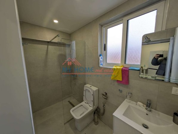 Tirane, jepet me qera apartament 2+1+Ballkon Kati 2, 70 m² 650 € (Rruga e Dibres)