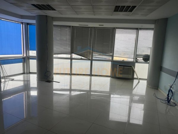 Tirane, jepet me qera zyre Kati 9, 241 m² 2.400 € (Selvia)