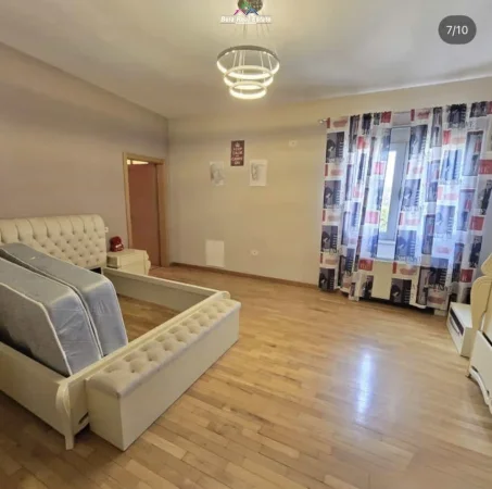 Tirane, jepet me qera apartament duplex Dublex Kati 2, 240 m² 1.000 € (jordan misja)