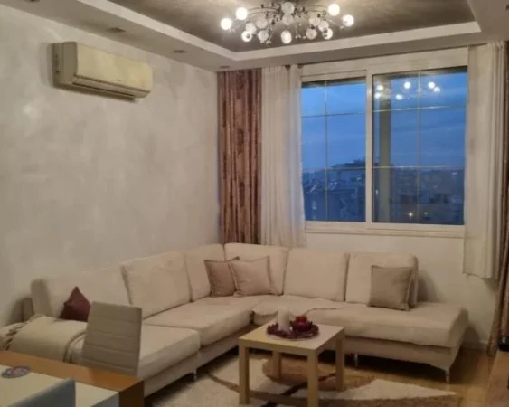 Tirane, jepet me qera apartament 2+1 , 600 € (Ali dem)