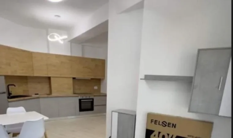 Tirane, jepet me qera apartament 2+1 Kati 8, 90 m² 570 € (Astir)