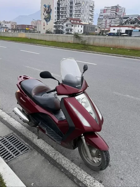 Tirane, shes Scooter Honda Panteon 150CC , 40.000 km 1.200 €