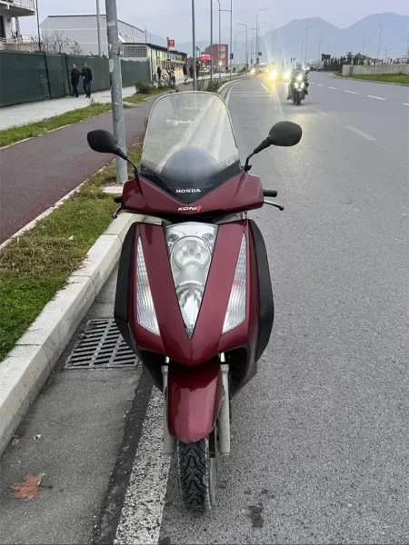 Tirane, shes Scooter Honda Panteon 150CC , 40.000 km 1.200 €