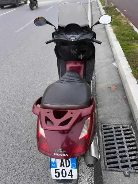 Tirane, shes Scooter Honda Panteon 150CC , 40.000 km 1.200 €
