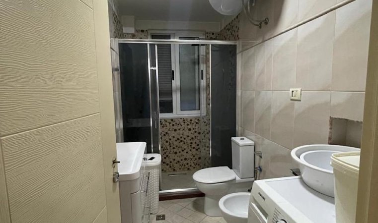 Tirane, jepet me qera apartament 2+1 Kati 3, 74 m² 600 € (rruga e Durrsit)