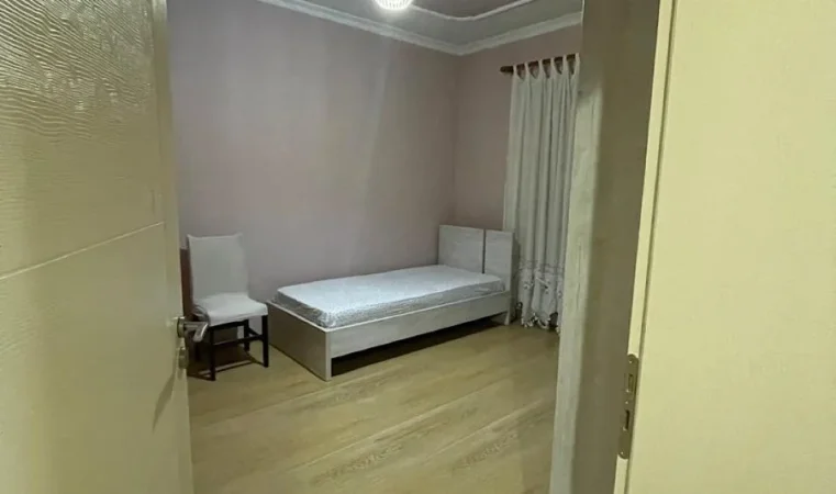 Tirane, jepet me qera apartament 2+1 Kati 3, 74 m² 600 € (rruga e Durrsit)