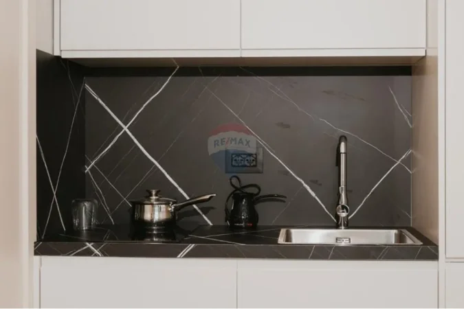 Tirane, jepet me qera garsonier 1+1 Kati 3, 60 m² 1.100 € (Rruga Myslym Shyri)