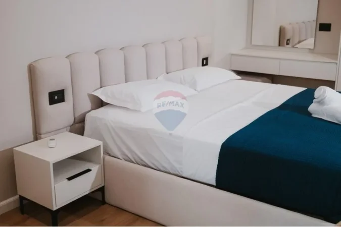 Tirane, jepet me qera garsonier 1+1 Kati 3, 60 m² 1.100 € (Rruga Myslym Shyri)