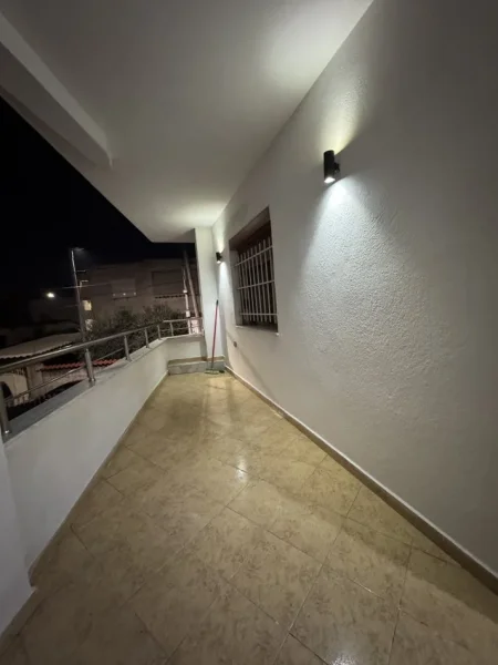 Tirane, jap me qera 2+1+Aneks+Ballkon Kati 2, 125 m² 450 € (Rruga Riza Kodheli)