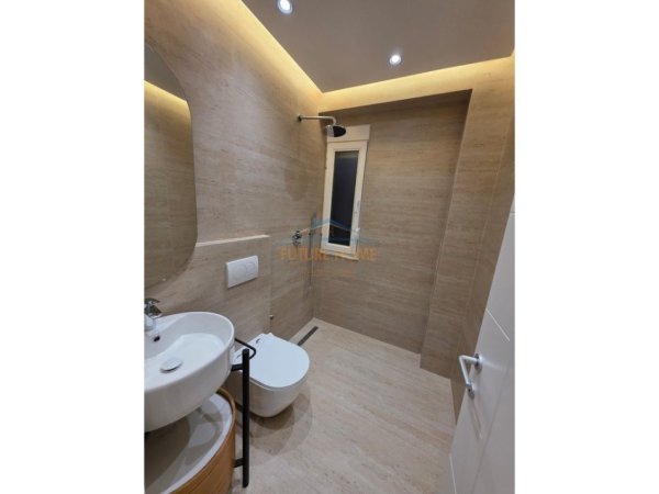 Tirane, shitet apartament 2+1+Aneks+Ballkon , 112 m² 320.000 € (ish ekspozita)