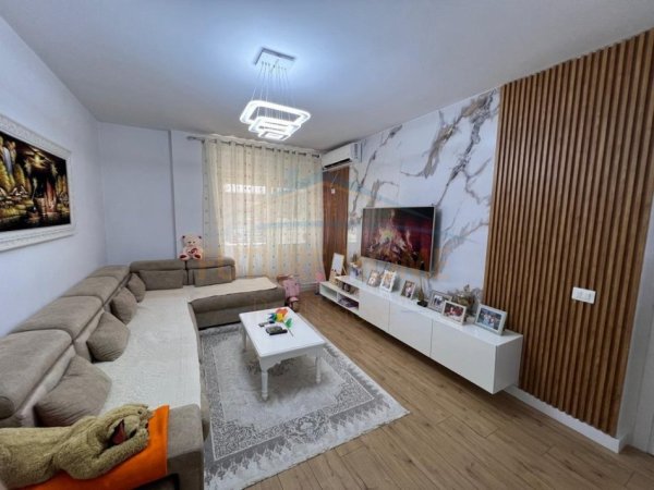Tirane, shitet apartament 2+1+Aneks+Ballkon , 159.790 € (shkoz)