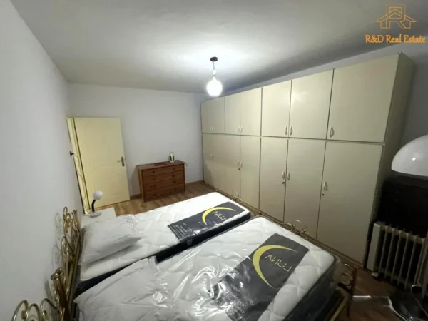 Tirane, jepet me qera apartament 2+1 Kati 5, 72 m² 500 € (Mbrapa Universitet Europian)