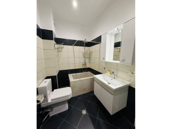 Tirane, jepet me qera apartament 2+1+Ballkon Kati 5, 73 m² 500 € (Astir)