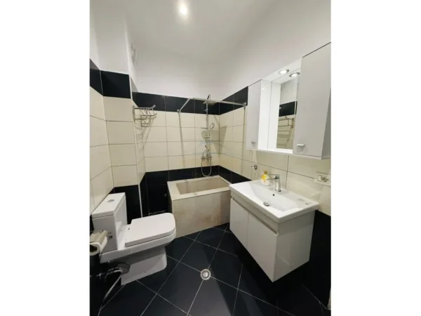 Tirane, jepet me qera apartament 2+1+Ballkon Kati 5, 73 m² 500 € (Astir)