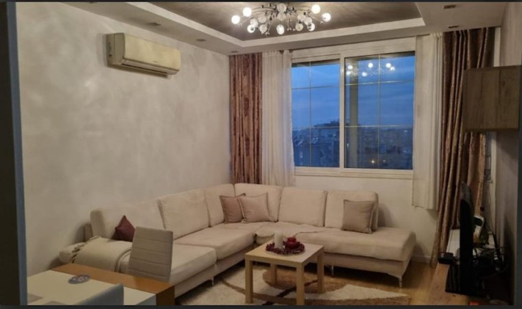 Tirane, jepet me qera apartament 2+1+Ballkon Kati 8, 75 m² 600 € (Idriz Dollaku)