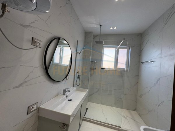 Durres, shitet apartament 2+1+Ballkon Kati 5, 92 m² 210.000 € (Mali i Robit)