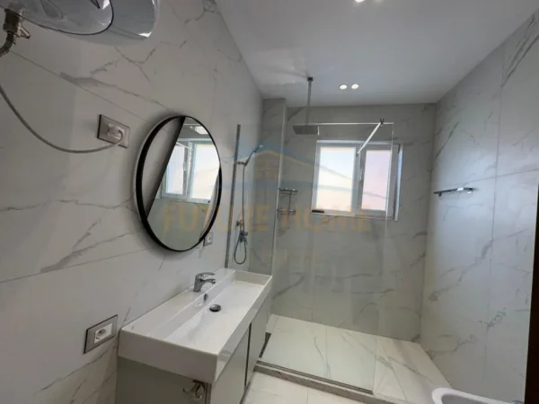 Durres, shitet apartament 2+1+Ballkon Kati 5, 92 m² 210.000 € (Mali i Robit)