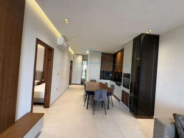 Durres, shitet apartament 2+1+Ballkon Kati 5, 92 m² 210.000 € (Mali i Robit)