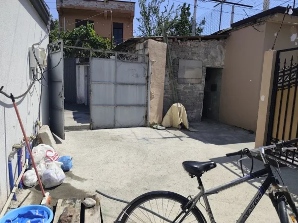 Shkoder, shitet shtepi 5+1 Kati 2, 1.000 m² (Arra Madhe)