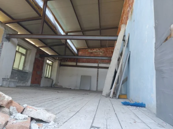 Shkoder, shitet shtepi 5+1 Kati 2, 1.000 m² (Arra Madhe)