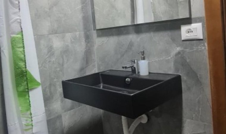 Tirane, jepet me qera apartament 3+1+Ballkon Kati 2, 100 m² 500 € (Rruga Dritan Hoxha)