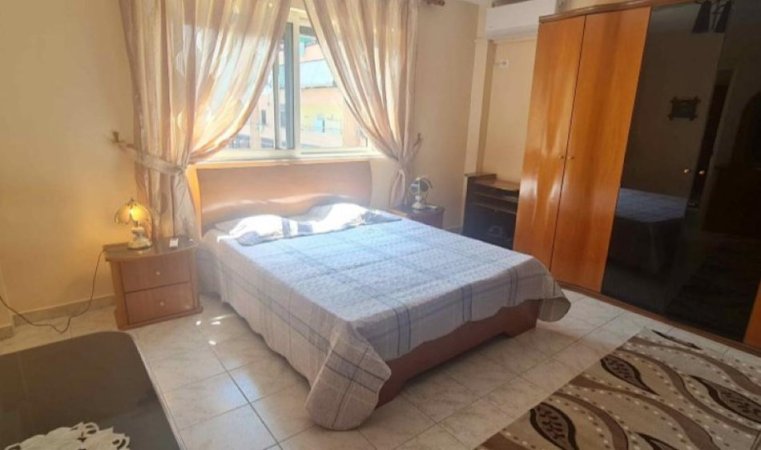 Tirane, jepet me qera apartament 3+1+Ballkon Kati 2, 100 m² 500 € (Rruga Dritan Hoxha)