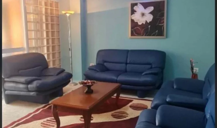 Tirane, jepet me qera apartament 3+1+Ballkon Kati 2, 100 m² 500 € (Rruga Dritan Hoxha)