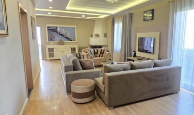 Tirane, jepet me qera apartament duplex 3+1+Ballkon Kati 2, 240 m² 1.000 € (Jordan Misja)