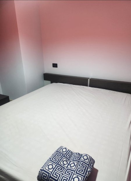 Shqiperi, jepet me qera apartament 1+1 Kati 7, 70 m² 700 € (bllok)