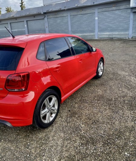Kavaje, shes makine Vw polo Nafte, e kuqe automatik Kondicioner 175.000 km 6.500 €