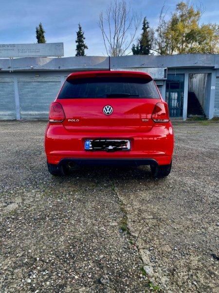 Kavaje, shes makine Vw polo Nafte, e kuqe automatik Kondicioner 175.000 km 6.500 €