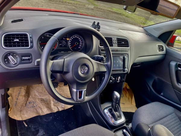 Kavaje, shes makine Vw polo Nafte, e kuqe automatik Kondicioner 175.000 km 6.500 €