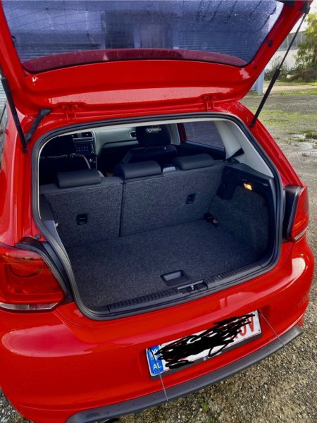 Kavaje, shes makine Vw polo Nafte, e kuqe automatik Kondicioner 175.000 km 6.500 €