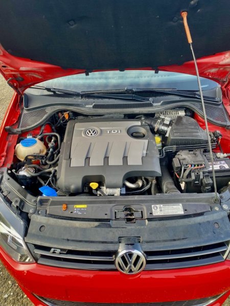 Kavaje, shes makine Vw polo Nafte, e kuqe automatik Kondicioner 175.000 km 6.500 €