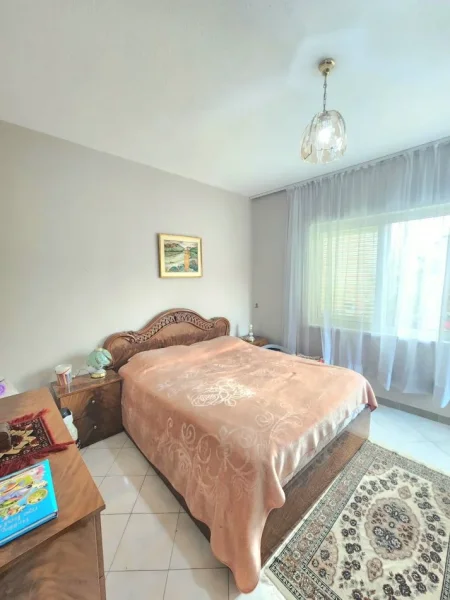 Tirane, jepet me qera apartament 3+1+Ballkon Kati 2, 95 m² 600 € (Brryli)