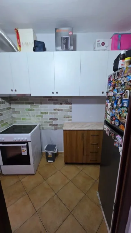 Ne Unaze perballe ish ATSH (prane shkolles 1-Maj) jepet me qera 1+1+Aneks+Ballkon Kati 4, 60 m² 40.000 €