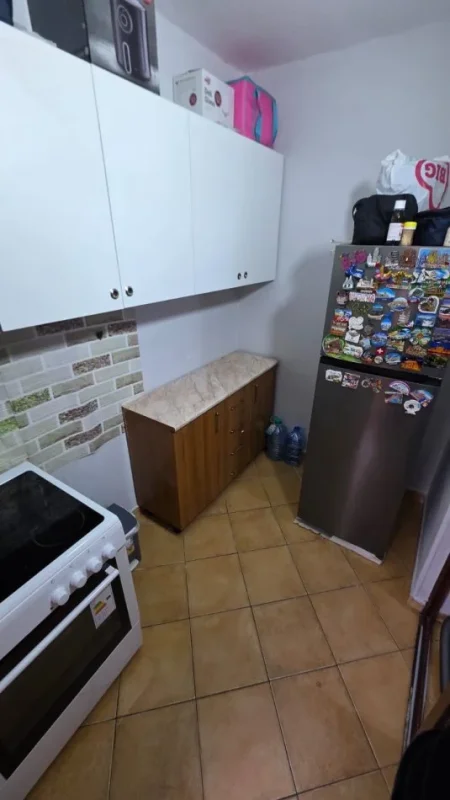 Ne Unaze perballe ish ATSH (prane shkolles 1-Maj) jepet me qera 1+1+Aneks+Ballkon Kati 4, 60 m² 40.000 €