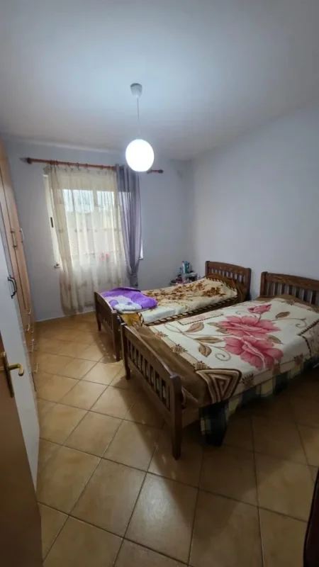 Ne Unaze perballe ish ATSH (prane shkolles 1-Maj) jepet me qera 1+1+Aneks+Ballkon Kati 4, 60 m² 40.000 €