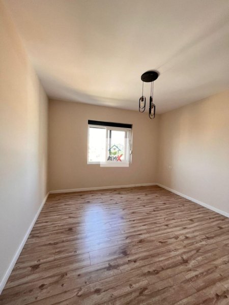 Durres, shitet apartament 1+1+Aneks+Ballkon Kati 4, 70 m² 75.000 € 