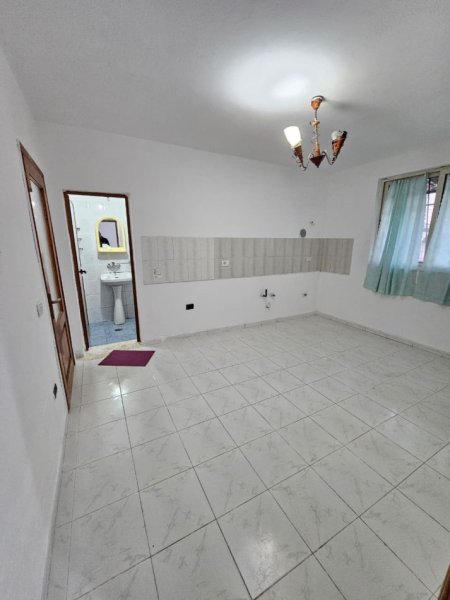 Durres, jepet me qera ambjent biznesi Kati 0, 100 m² 450 €