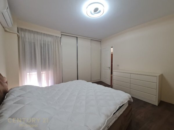 Tirane, jepet me qera apartament 1+1 Kati 3, 75 m² 1.000 € (Qender)