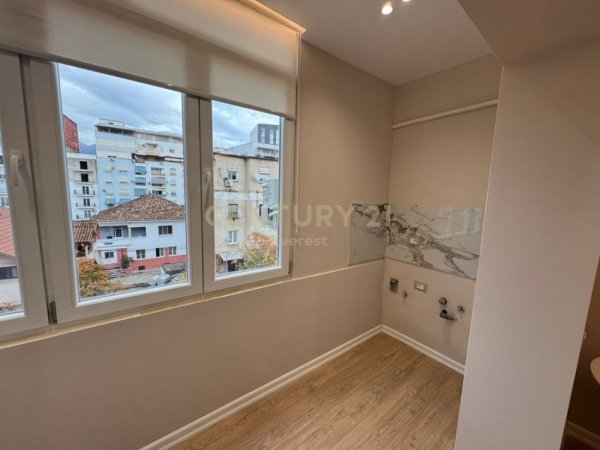 Tirane, shes apartament 1+1 Kati 4, 34 m² 108.000 € (Rruga e Barrikadave)