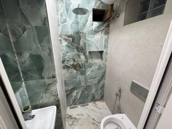 Tirane, shes apartament 1+1 Kati 4, 34 m² 108.000 € (Rruga e Barrikadave)